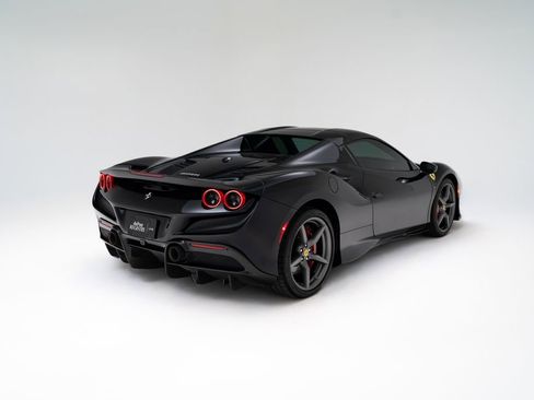 Used 2023 Ferrari F8 Tributo image 5