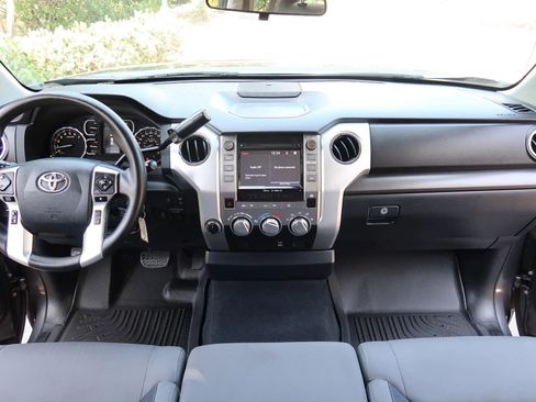 Used 2018 Toyota Tundra SR5 w/ TRD Off Road Package AWD/4WD image 31