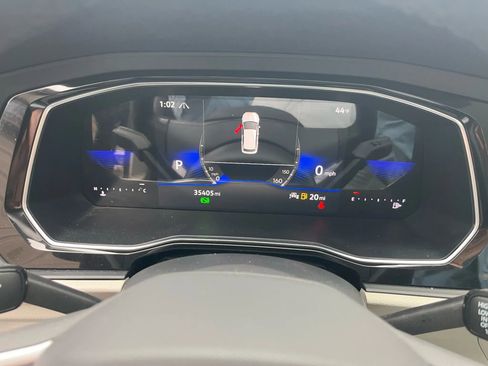 Used 2024 Volkswagen Jetta SE w/ Panoramic Sunroof Package image 18