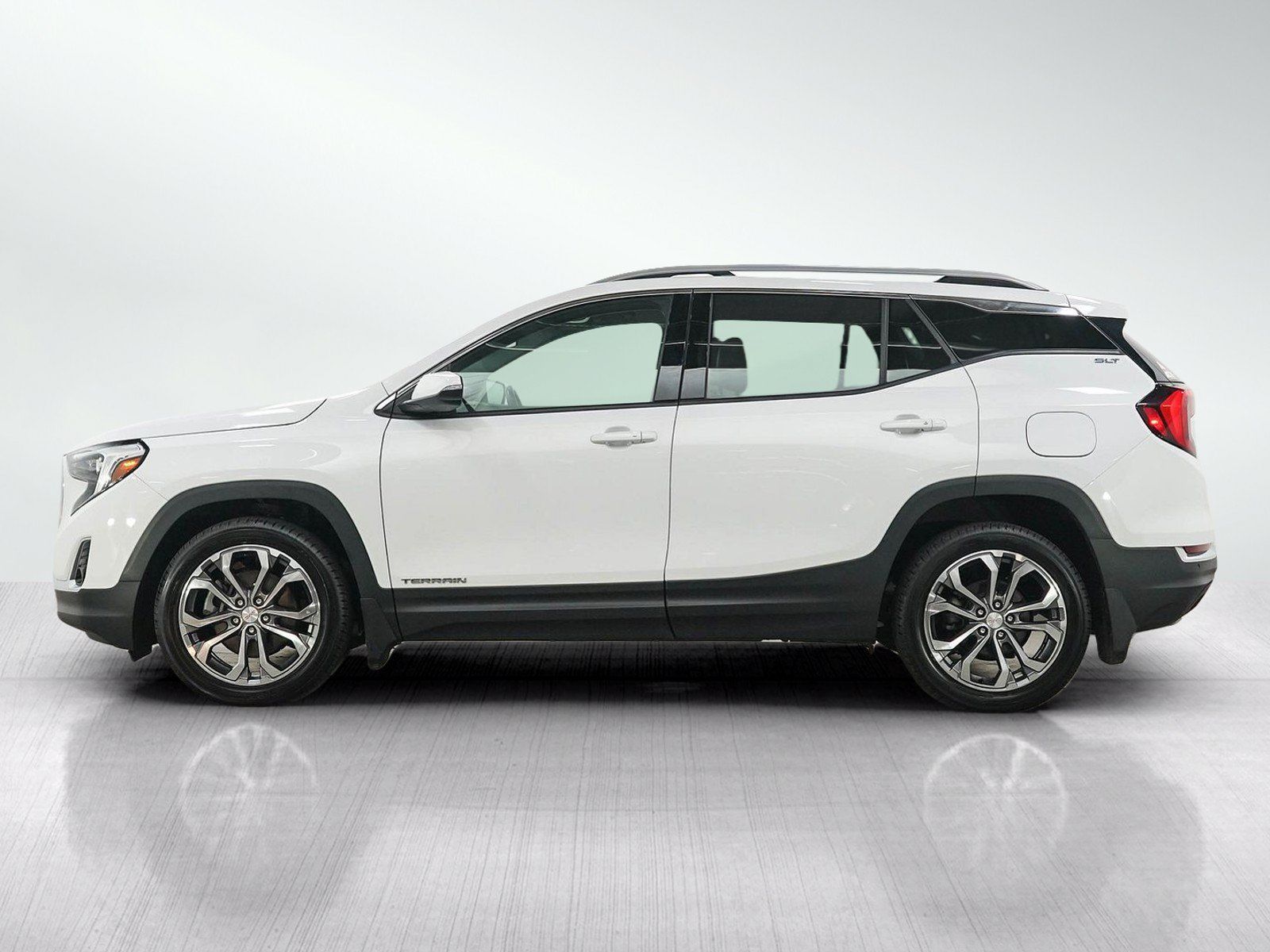 Used 2020 GMC Terrain SLT w/ Preferred Package AWD/4WD image 2