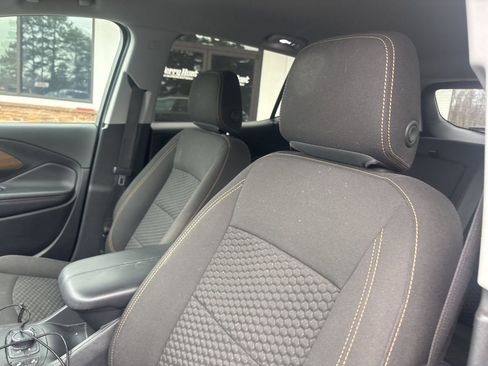 Used 2020 GMC Terrain SLE w/ Driver Convenience Package image 3