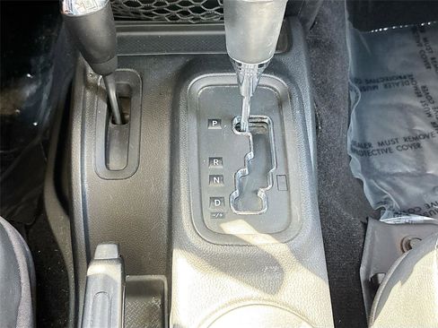 Used 2014 Jeep Wrangler Unlimited Rubicon w/ Connectivity Group AWD/4WD image 16