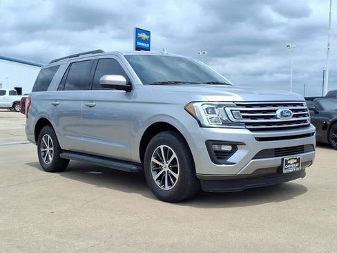 Used 2020 Ford Expedition XLT RWD image 3