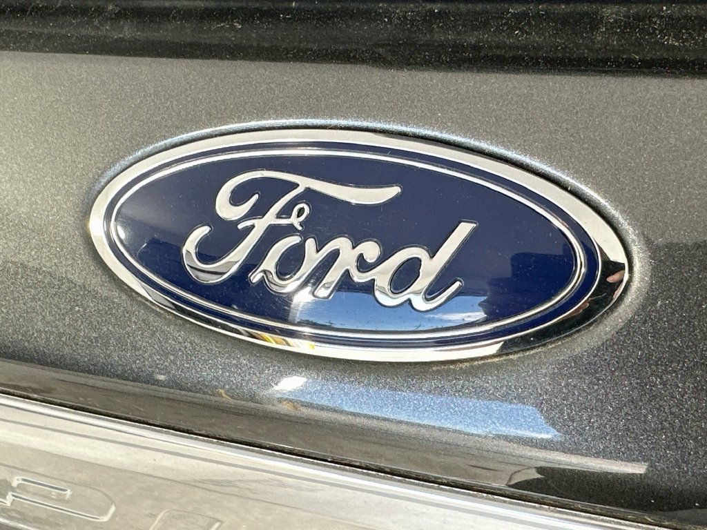 Used 2020 Ford Explorer Platinum w/ Premium Technology Package AWD/4WD image 36