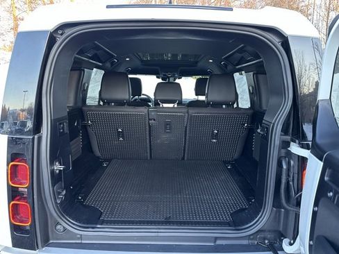 Used 2025 Land Rover Defender 110 S image 23