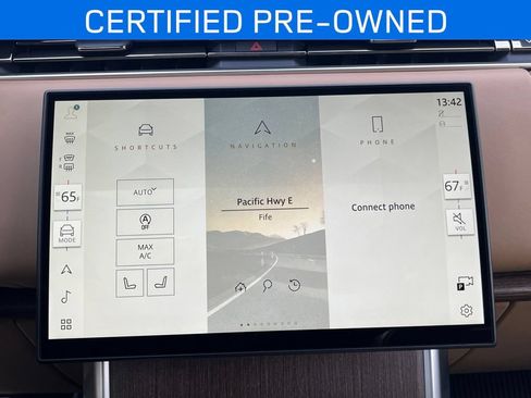 Certified 2025 Land Rover Range Rover Long Wheelbase SE AWD/4WD image 17