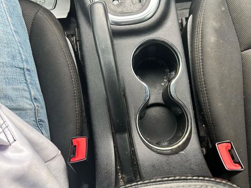 Used 2012 Dodge Avenger SE FWD image 25