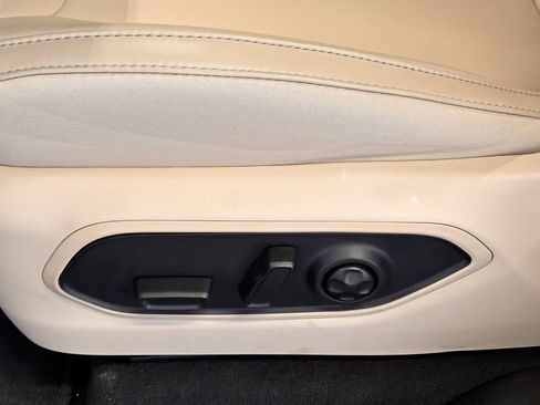 New 2025 Jeep Grand Cherokee L Limited RWD image 15