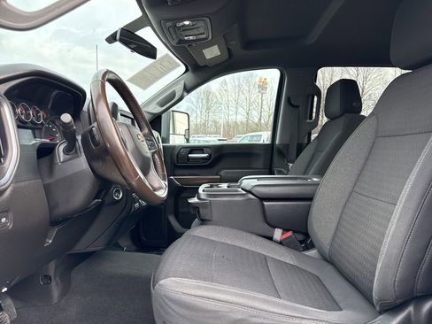 Used 2022 Chevrolet Silverado 2500 LT w/ Convenience Package image 9