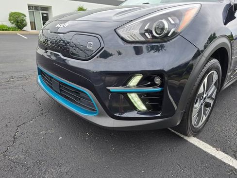 Used 2022 Kia Niro EX FWD image 14