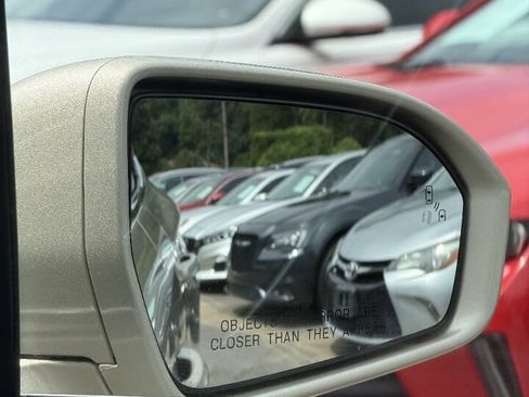 Used 2017 Lincoln MKC Reserve FWD image 31