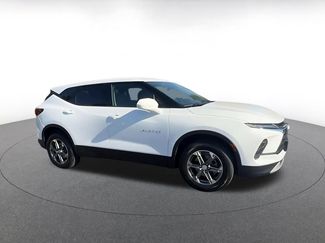 Used 2025 Chevrolet Blazer LT FWD video 2
