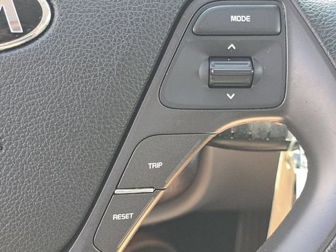 Used 2017 Kia Forte LX FWD image 29