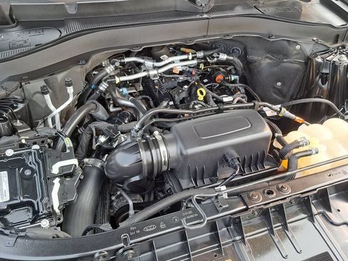 Used 2023 Ford Explorer XLT w/ Equipment Group 202A RWD image 15