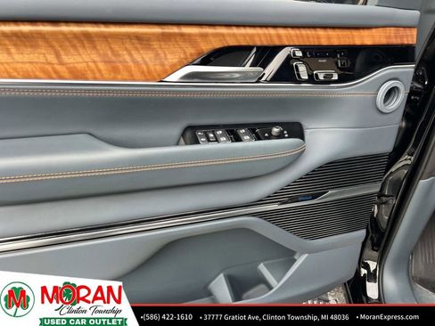 Used 2022 Jeep Grand Wagoneer Series II w/ Premium Group II image 17