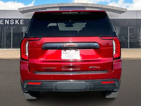Used 2021 GMC Yukon AT4 w/ Technology Package image 4