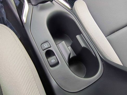 Used 2025 Toyota Corolla LE image 18