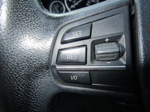 Used 2011 BMW 528i Sedan image 27