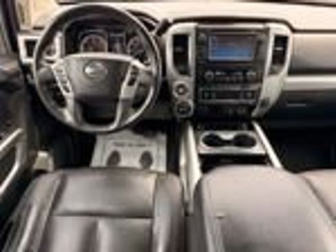 Used 2016 Nissan Titan PRO-4X w/ Pro-4x Convenience Package AWD/4WD image 17
