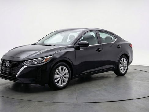 Used 2025 Nissan Sentra S FWD image 3