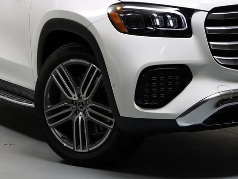 Certified 2026 Mercedes-Benz GLS 450 4MATIC image 3
