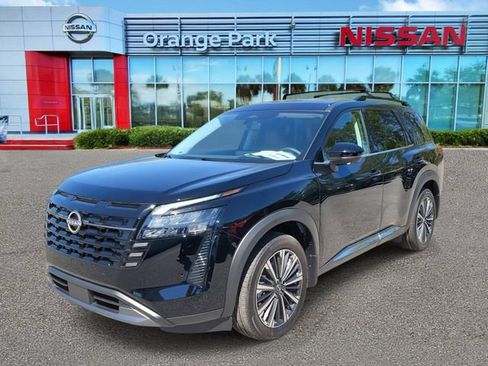 New 2026 Nissan Pathfinder Platinum FWD image 4