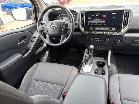 Certified 2025 Nissan Frontier SV w/ SV Convenience Package RWD image 19