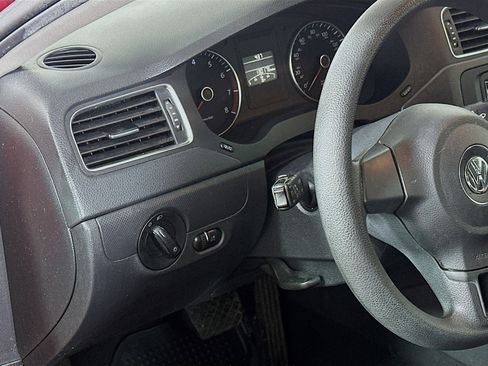 Used 2014 Volkswagen Jetta SE image 16