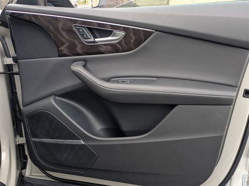 Used 2023 Audi Q8 Premium Plus w/ Premium Plus Package image 20