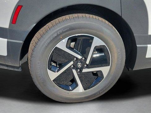 New 2026 Hyundai Ioniq 9 SE image 5