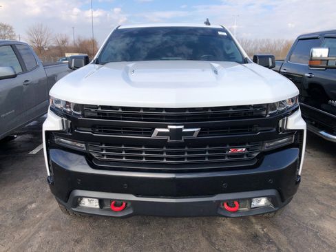 Used 2021 Chevrolet Silverado 1500 LT Trail Boss w/ Convenience Package II image 2