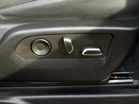 Used 2022 GMC Yukon XL Denali image 41