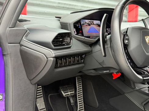 Used 2018 Lamborghini Huracan LP 580-2 RWD image 32