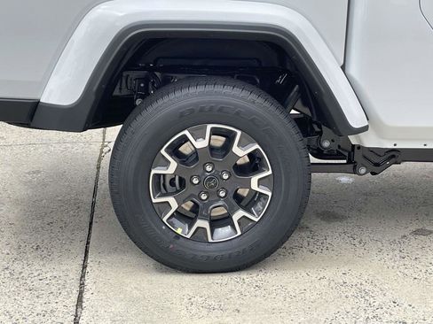 New 2025 Jeep Gladiator Sport w/ Premium Package image 38