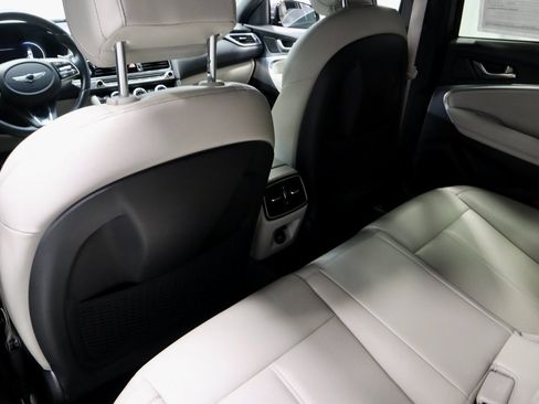 Used 2023 Genesis G70 2.0T image 22