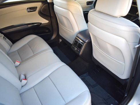 Used 2014 Toyota Avalon Limited w/ Technology Package FWD image 46