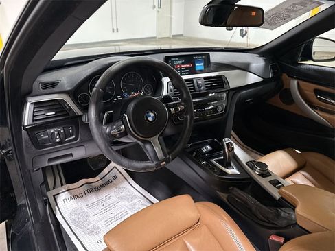 Used 2018 BMW 430i Convertible image 10