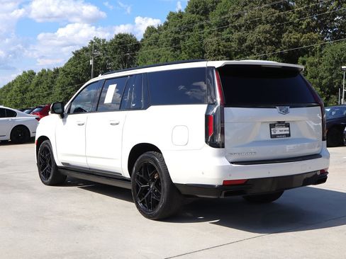 Used 2021 Cadillac Escalade ESV Sport Platinum AWD/4WD image 7