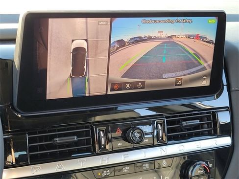 New 2026 Nissan Pathfinder SL image 17