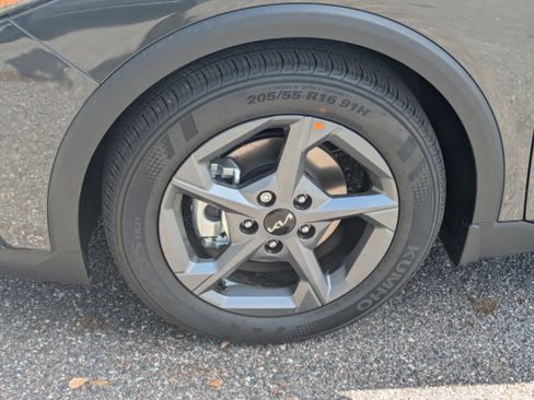 New 2026 Kia K4 LXS image 12