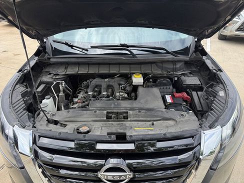 Used 2024 Nissan Pathfinder S FWD image 19
