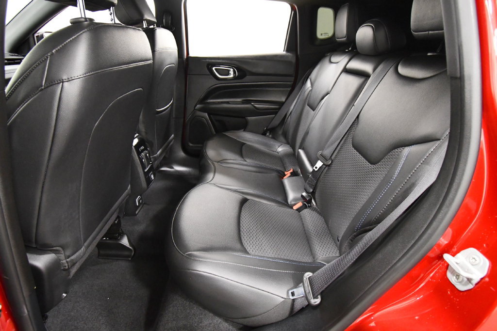 Used 2026 Jeep Compass Latitude AWD/4WD image 15
