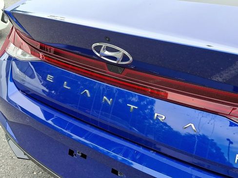 Used 2023 Hyundai Elantra Limited FWD image 30