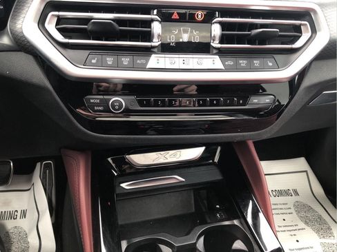 Used 2022 BMW X4 xDrive30i AWD/4WD image 17
