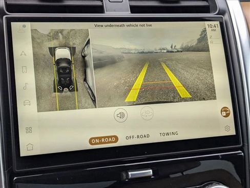 Used 2023 Land Rover Discovery HSE R-Dynamic AWD/4WD image 15