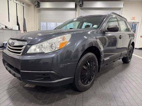 Used 2011 Subaru Outback 2.5i image 1