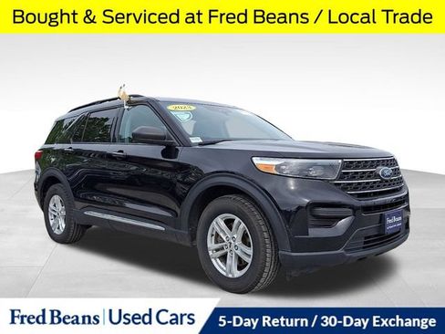 Used 2023 Ford Explorer XLT AWD/4WD image 1