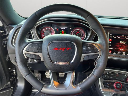 Used 2015 Dodge Challenger SRT Hellcat image 26