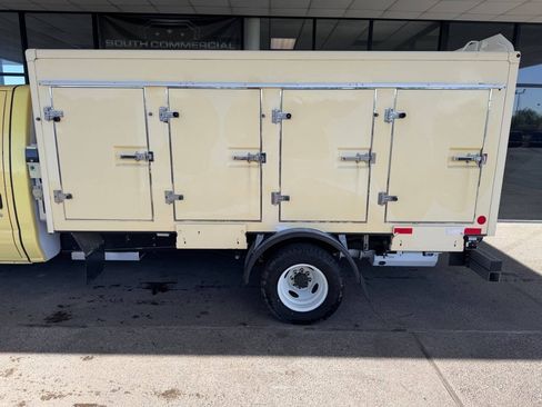 Used 2021 Ford E-450 and Econoline 450 Super Duty RWD image 3