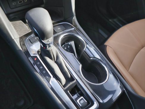 Certified 2022 Chevrolet Equinox Premier w/ LPO, Floor Liner Package image 19